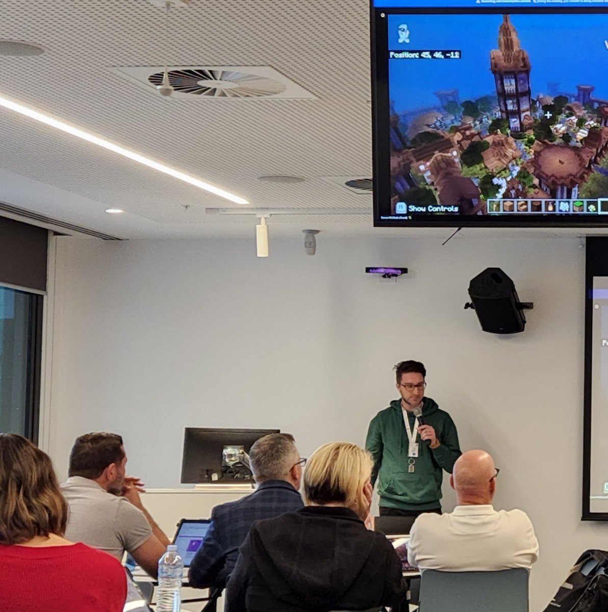 dan_bowen's tweet photo. Amazing preso from @ridethedigiwave around @PlayCraftLearn so good #MIEEforum https://t.co/0RvVWkA8x0