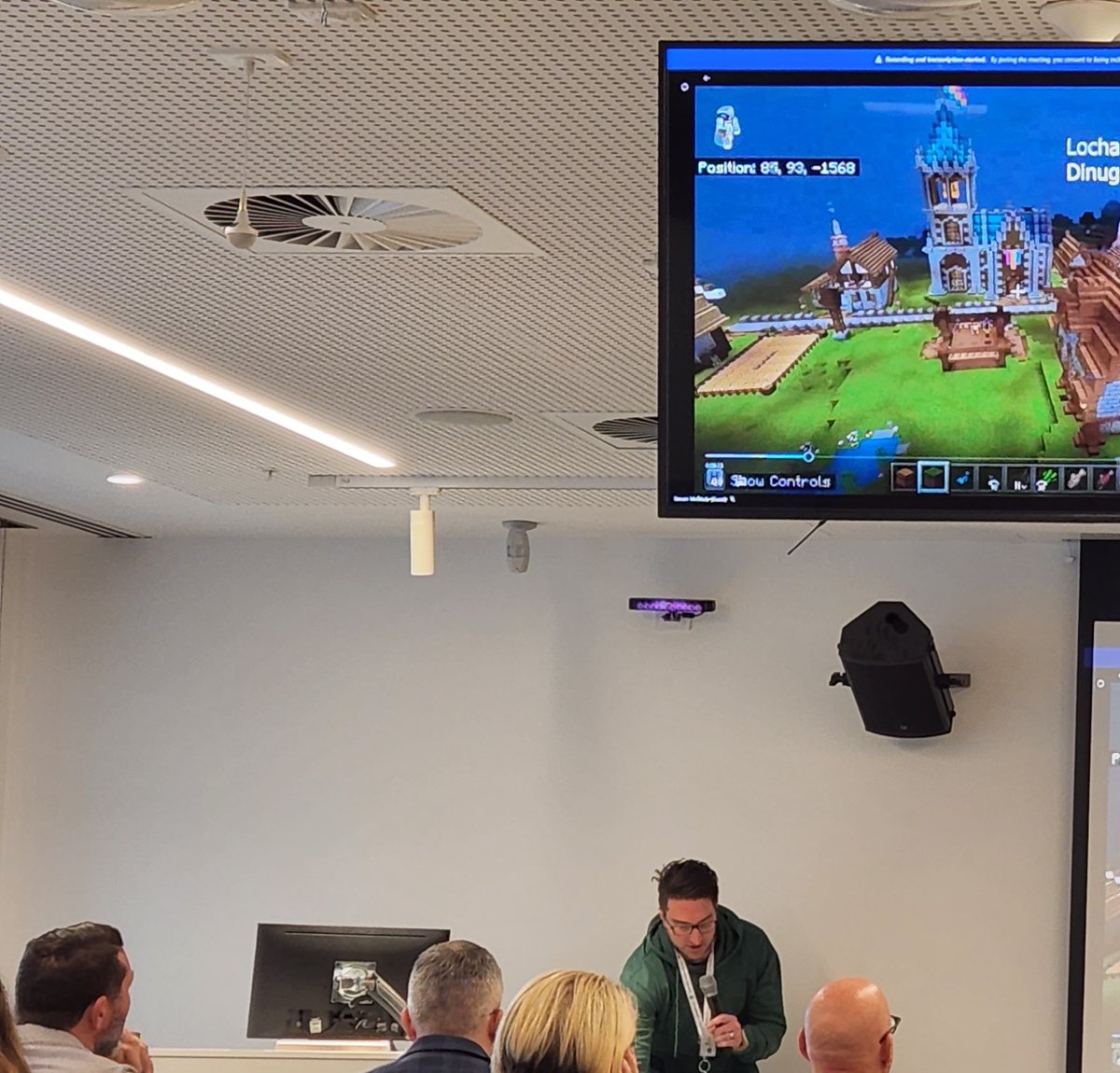 dan_bowen's tweet photo. Amazing preso from @ridethedigiwave around @PlayCraftLearn so good #MIEEforum https://t.co/0RvVWkA8x0
