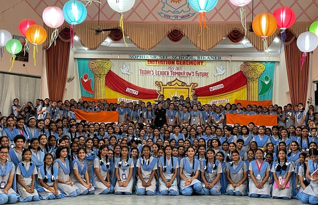 SWComd_IA's tweet photo. ๐บWe Open the Doors But You Must Enter It Yourself๐บ
#AzadiKaAmritMahotsav ๐ฎ๐ณ #NdaForGirls
#StudentsOutreach ๐ conducted by #Chetakcorps. #YoungOfficers interacted & gave motivational lectures at #SophiaSchool & #MaharaniSudhershanCollege at #Bikaner
#JoinIndianArmy
@adgpi https://t.co/3v80RpAwNB