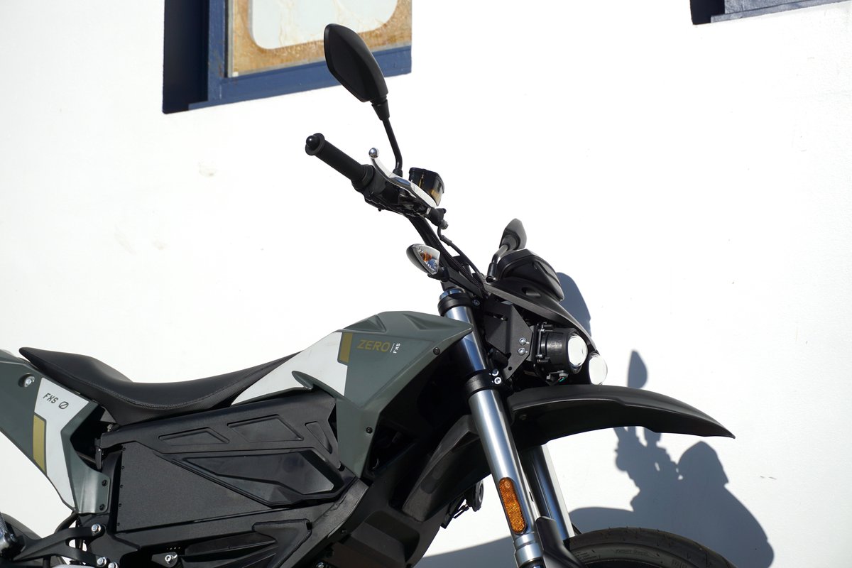 HWoodElectrics's tweet photo. This pre-owned 2021 #ZeroFXS #EV #Supermoto, with Chain instead of Belt, available now in #LA!
Perfect for in & around town & off-road shenanigans with #ZeroEmissions!
Book a Private Demo with us, at #HollywoodElectrics in #LosAngeles & Ride on #ElectricMotorcycles into autumn! https://t.co/glmnJa53US