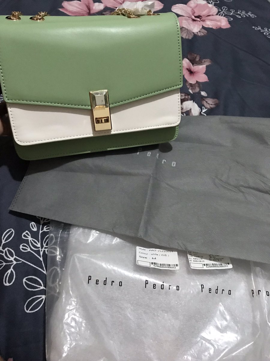 fbbiriani's tweet photo. GIVEAWAY alert!!!
Retweet dan follow akun aku yaa. Besok diumumin. 
Pilih salah satu  ya guys.
#Giveaway #GA #tasoriginal https://t.co/GoPH4YiczE