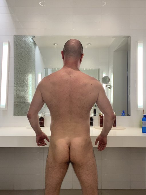 Have a great week! Here&rsquo;s my butt! https://t.co/wTJzlouMK9<a href="/tag/leather"class="tags"><span>#leather</span></a><a href="/tag/poz"class="tags"><span>#poz</span></a><a href="/tag/pozfetish"class="tags"><span>#pozfetish</span></a><a href="/tag/poz4poz"class="tags"><span>#poz4poz</span></a>