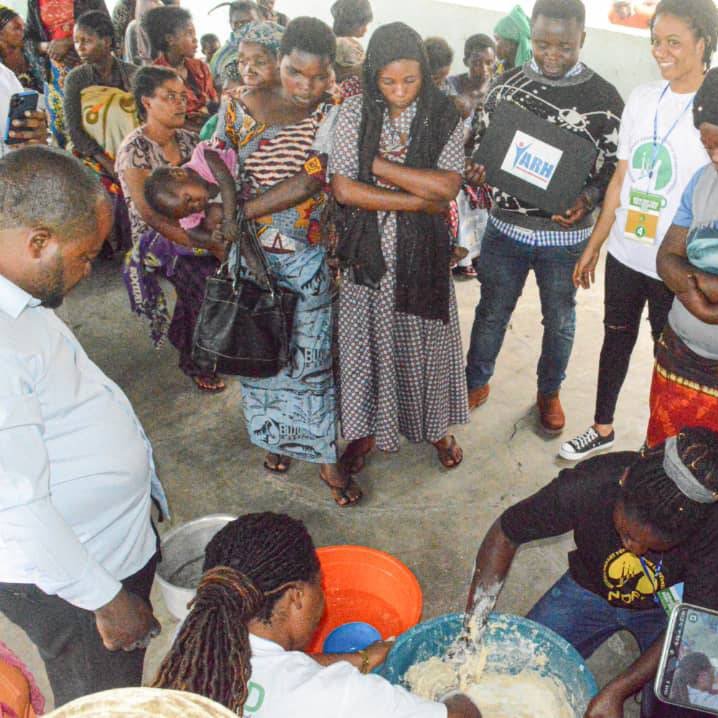 AssociationNdfd's tweet photo. RDC🇨🇩 à mugunga dans la province du Nord-Kivu une œuvre de charité intitulé fêtons nouvel-an avec les vulnérables, avec comme thème de la santé sexuelle et reproductive et quelques pratiques de l'entrepreneuriat https://t.co/L0x5CWHEcE