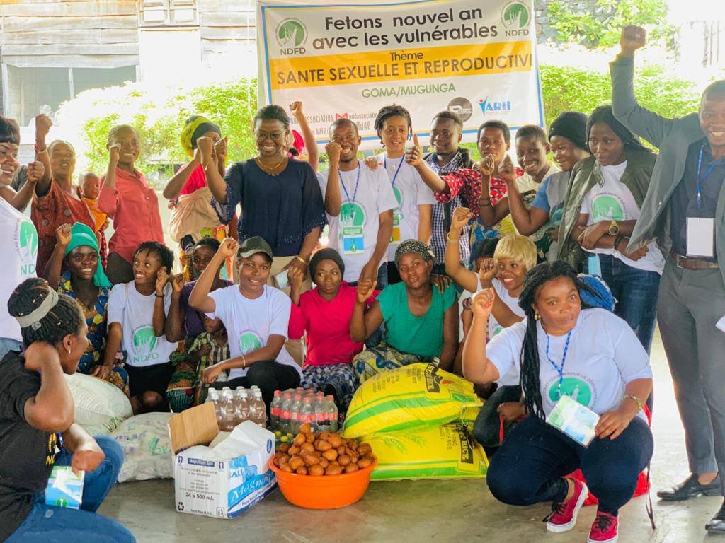 AssociationNdfd's tweet photo. RDC🇨🇩 à mugunga dans la province du Nord-Kivu une œuvre de charité intitulé fêtons nouvel-an avec les vulnérables, avec comme thème de la santé sexuelle et reproductive et quelques pratiques de l'entrepreneuriat https://t.co/L0x5CWHEcE