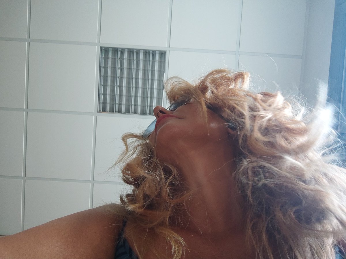 Nat_Ali_e's tweet photo. Blonde ... https://t.co/Fd7urvQyPL