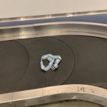 預けたスーツケースが…ベルトだけになってしまった!