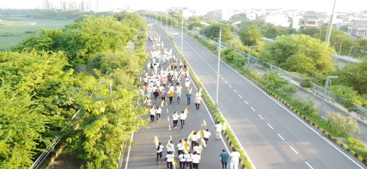 SSBFTRLUCKNOW's tweet photo. A 10 Km Walk &amp; Run was organised in #Lucknow by #SSB to invoke the feeling of patriotism in the hearts of the people, promote awareness about the Indian National #Flag, encourage people to bring the #Tiranga home and to hoist it.
#HarGharTiranga
#AzadiKaAmritMahotsav
@HMOIndia https://t.co/0ZAn4ADDH7