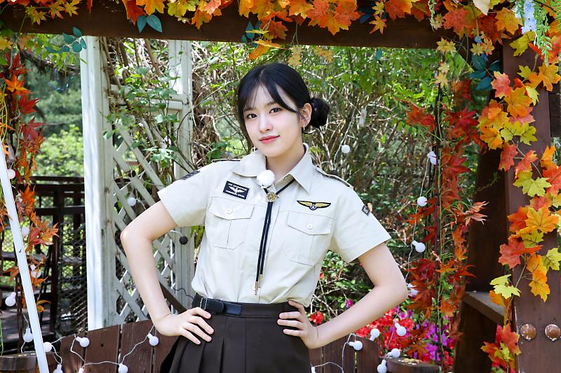 _yujin_an_'s tweet photo. 📸 
IVE <1,2,3 IVE 2> 
비하인드 포토  🏫🏕

#IVE #아이브
#YUJIN #유진 
#AfterLIKE #애프터라이크
#123IVE2 https://t.co/V4DCdSSUD9
