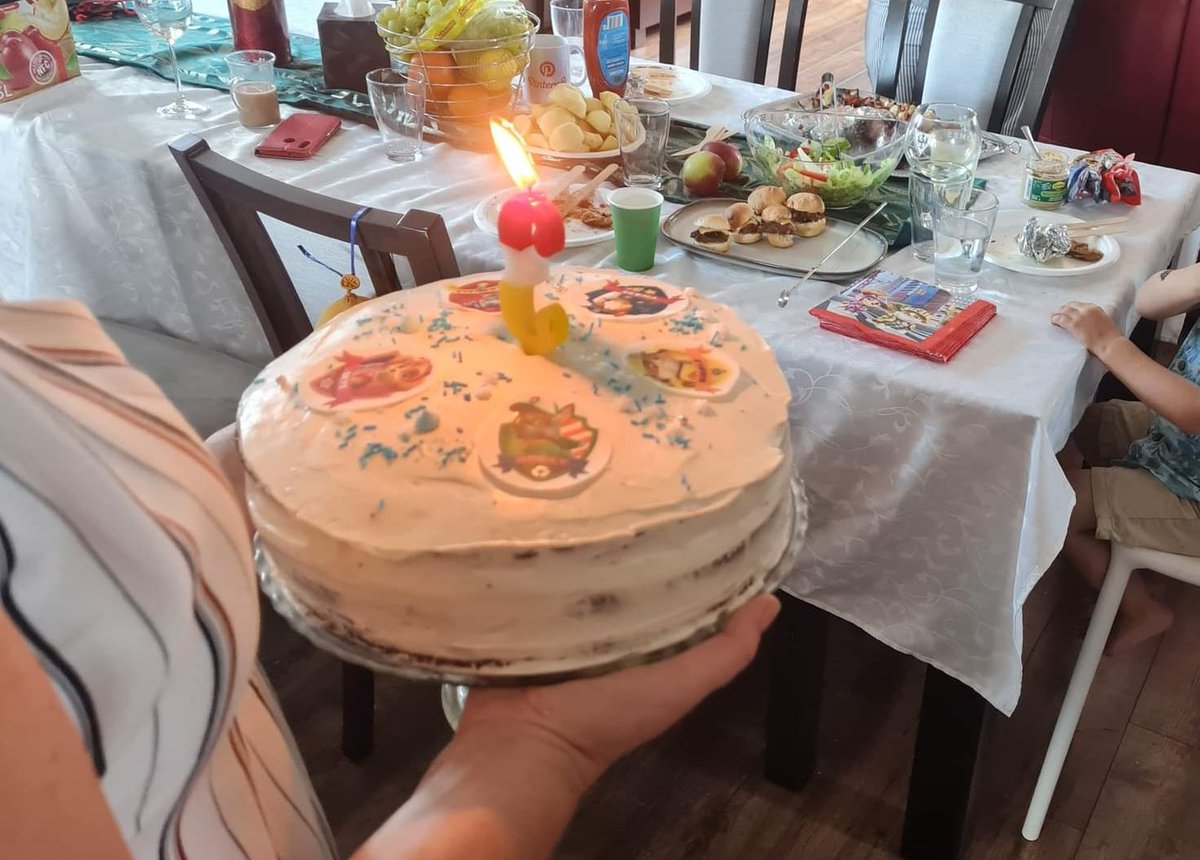 MrsPragmatic's tweet photo. Why do I love cooking & baking because it brings joy to people who I love. Son had great time at his birthday party, our guests also had great time which made my day. All the food was eaten 💖 #foodie #twitchstreaming #twitchpolska #twitchfood #livebaking #livecooking https://t.co/U6ZCaWXRXG