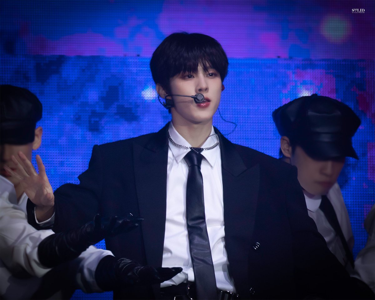 SOLID_1027's tweet photo. Fine me I'm a ghost

#김우석 #KIMWOOSEOK https://t.co/l0wvXAeR5a