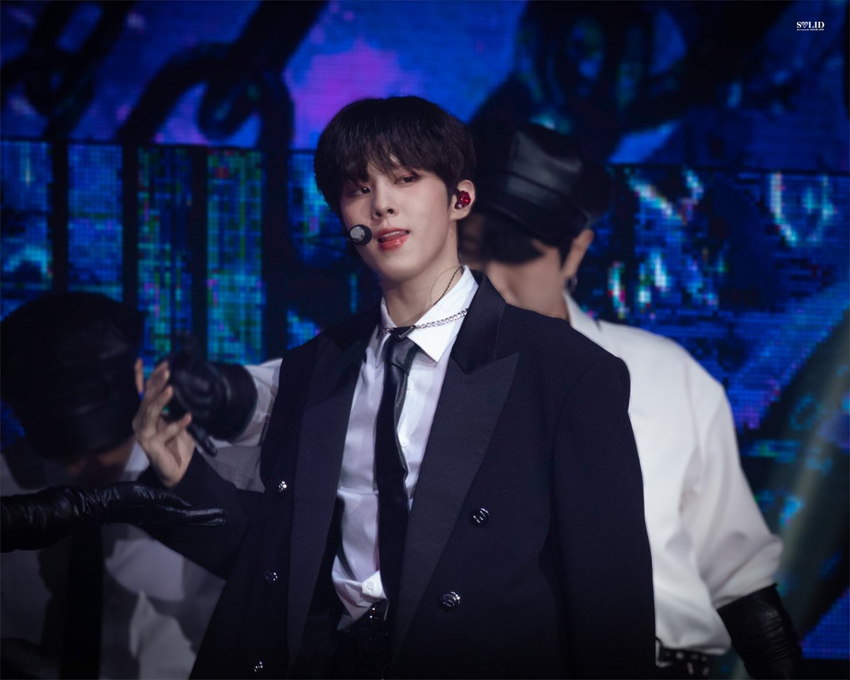 SOLID_1027's tweet photo. Fine me I'm a ghost

#김우석 #KIMWOOSEOK https://t.co/l0wvXAeR5a