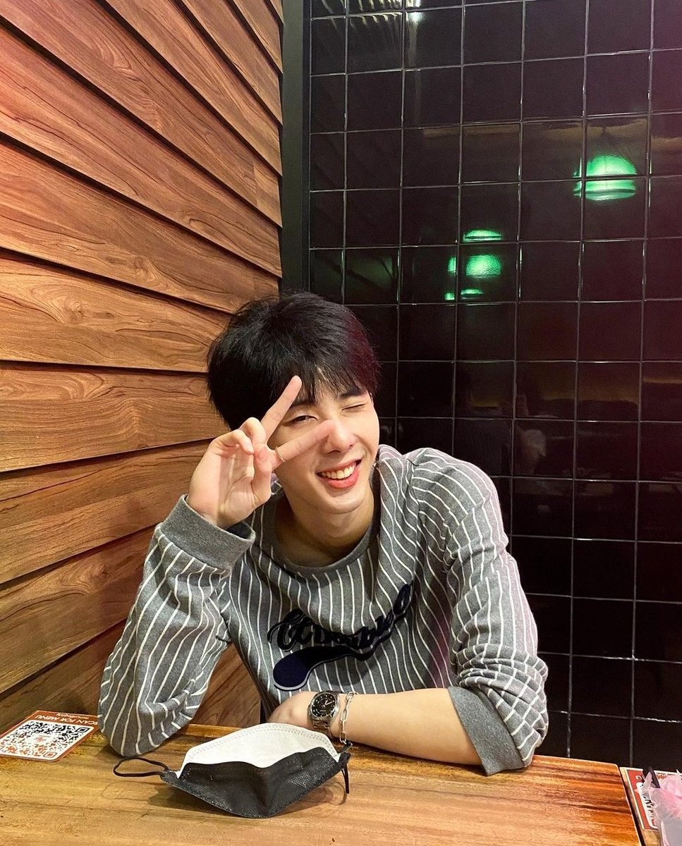 FameVoratanaTH's tweet photo. IG UPDATED : famevoratana 

💖💖💖
https://t.co/kToZw0goaE

#famevoratana #stmdthailand https://t.co/9DjdULOLww