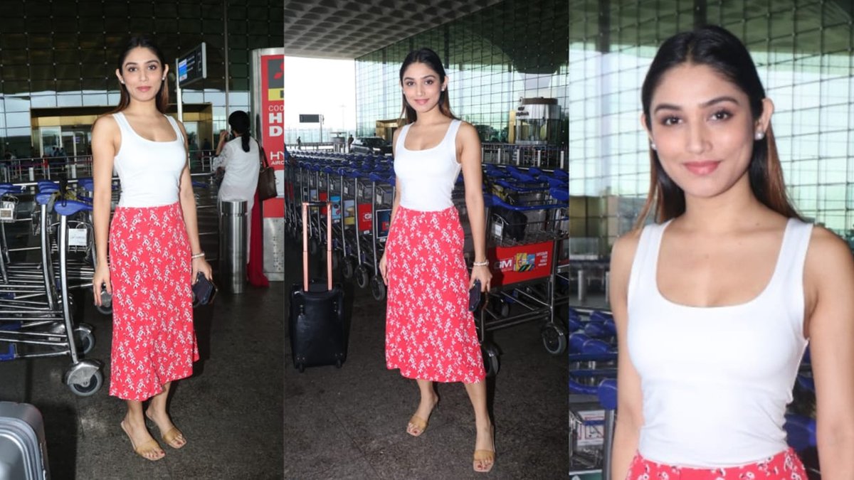#AirportDiaries 🛬
#DonalBisht Is Charming Her Way, As The Actress Spotted At Airport Departure

<a href="/DonalBisht/">Donal Bisht</a>