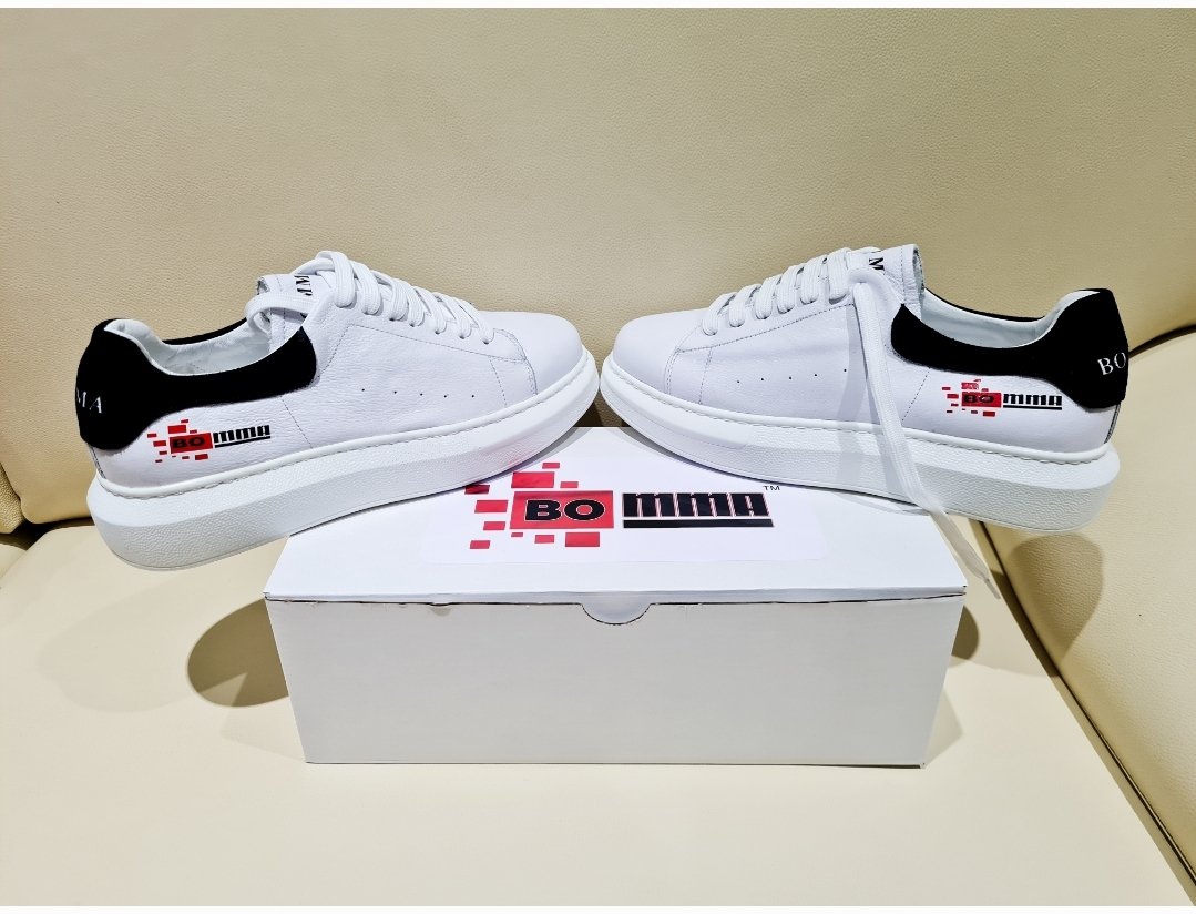 Bomma_Sneakers's tweet image. Competition Alert🚨

We're giving away a pair of Bomma sneakers. Comment with Your shoe size using the tag #BommaSneakers 

I'll choose a winner Randomly👟🇿🇦