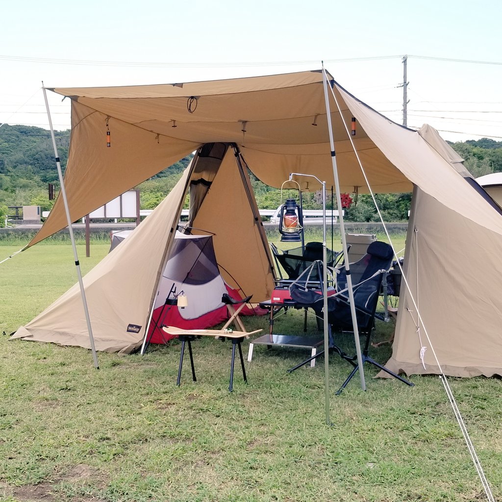 campingkg19's tweet photo. 志摩にある、海の見えるキャンプ場に行ってきました!サイトには蟹も遊びに来てました🦀
#azuricampspace #蟹 #ツインクレスタ #MSR #海 #スターゲイザー #デッキ #夏キャンプ #夫婦キャンプ #キャンプ #キャンプ好きと繋がりたい #ソマチェア #アラジンツーバーナー #檜シェード https://t.co/o16TqvsFUs