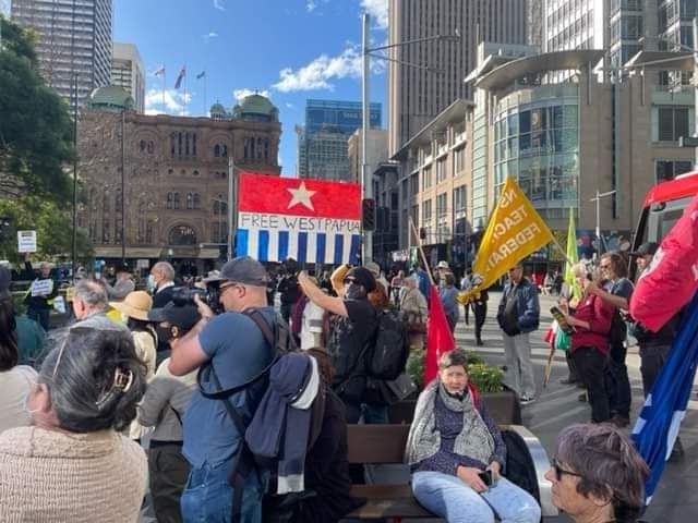 Hiroshima Day Rally Balai Kota Sydney ------------------------------------------------ Perjuangan pun masih terus bergemuruh selagi langit dan Bumi masih berpijak . Suara Hati kecil Pun masih terdengar. Free West Papua .✊ Papua Merdeka .✊