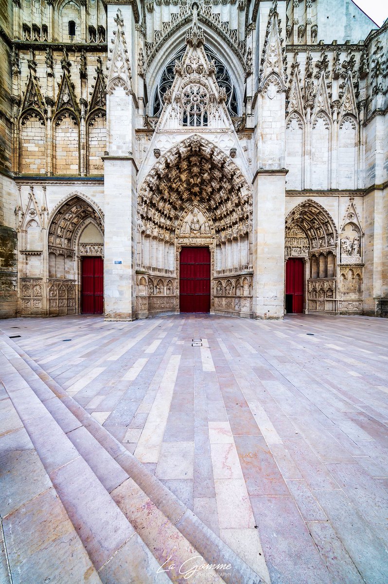 Cathédrale d'Auxerre - Bourgogne - Yonne- France

#Auxerre #bourgogne #welovebourgogne #yonne #nikonz6ii #catholicchurch #cathedral #cathedrale