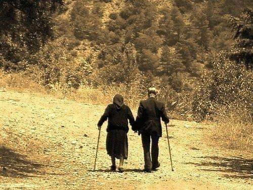 ...la soluzione di tutto è far tornare di moda le persone perbene... ❤️
