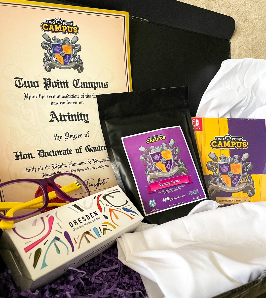 _Atrinity's tweet photo. AAAAAAAAA 😍😍😍 TWO POINT CAMPUS IS OUT RIGHT NOW FAM go enroll !!!! 

Thank you SO MUCH @FiveStarGamesOz for this brilliant PR pack! Gastronomy is the perfect degree for me 😋 #gifted 

@TwoPointStudios #TwoPointCampus https://t.co/PzK2TLeur0
