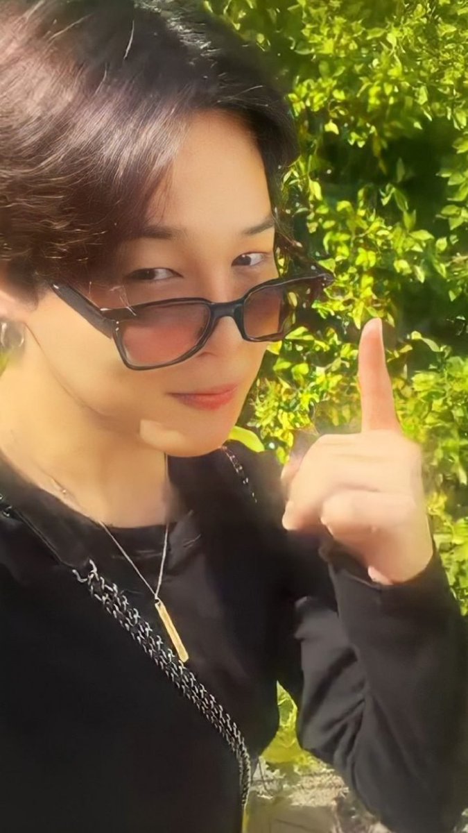 jimin lockscreens 🌿