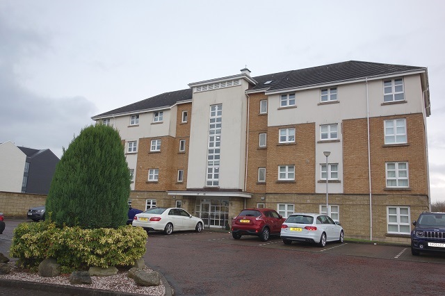 1Letslet's tweet photo. 🏡The Paddock, Hamilton - £1195pcm

⭐️Immaculately Presented Three Bedroom Second Floor Apartment in sought after location, enjoying views over Hamilton Park Racecourse.
 
⭐️Contact our office today to find out more!

☎️01698 457157
📩enquiries@letsletproperty.co.uk
LARN1908038 https://t.co/M9z3ZoBORN