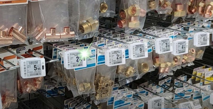 PricerAB's tweet photo. The demand for Click &amp; Collect services has gone through the roof and our surveys show it will continue to be in high demand. Find out more about how ESLs with Instant Flash can help speed up in-store work👇
https://t.co/6yF8QyfAXb

#Retail #ESL #ClickandCollect #InstantFlash https://t.co/4HxS3trYN4