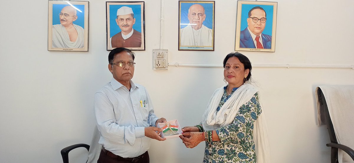 armbsmchb@016 tweet media