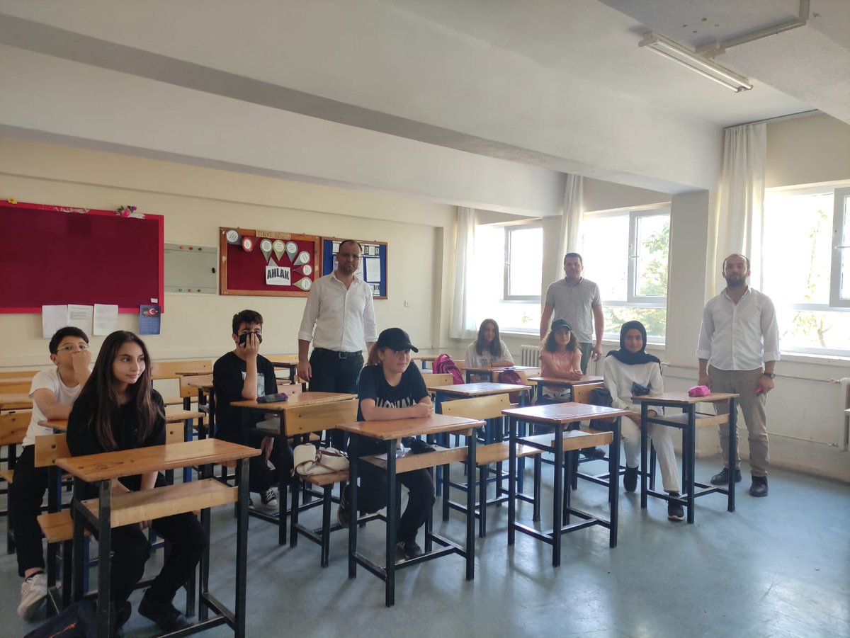 📌Şube Müdürümüz Mahmut BUCAK, 4 Temmuz Ortaokulu Destekleme ve Yetiştirme Kurslarını ziyaret etmiştir.
<a href="/nevsehirmem/">Nevşehir İl Millî Eğitim Müdürlüğü</a> <a href="/MemetPolat0247/">Memet Polat</a> <a href="/semihkirim/">Semih Kırım</a> <a href="/Mahmut50bucak/">Mahmut BUCAK</a>