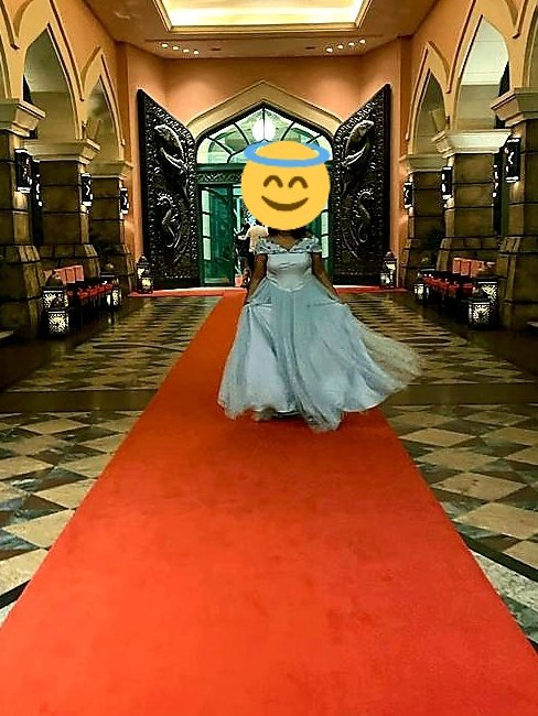 Icedchaiteagrr's tweet photo. Cinderella who https://t.co/niarOqRze5