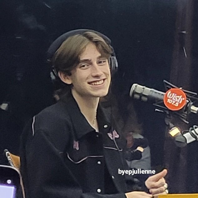 myloveforvocals's tweet photo. Yay! I finally saw him. Enough na yung narinig ko siya ng live and saw him this close. 💗

JOHNNY ORLANDO ON WISH BUS

#JohnnyOrlandoInMNL @johnnyorlando https://t.co/XusIQ1CE0X
