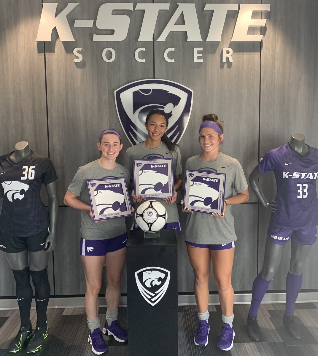 Congrats to our players of the week from last Saturday’s game against Missouri St. #E2W

Offensive:  <a href="/adah_anderson29/">Adah Anderson</a> 
Defensive: <a href="/kenzi_gillispie/">Kenzi Gillispie</a> 
Game Changer: <a href="/jazminbrownn/">jazmin brown</a>