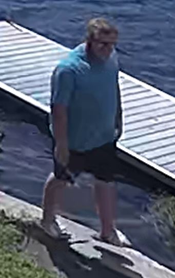 OPP_ER's tweet image. DO YOU KNOW THIS PERSON? #LanarkOPP is looking to identify this person in relation to a theft occurrence in @Carleton_Place which occurred Sunday evening. Anyone with info is asked to call 1-888-310-1122 or       
1-800-222-8477 to remain anonymous @CrimeCounty @OPP_COMM_ER ^jt