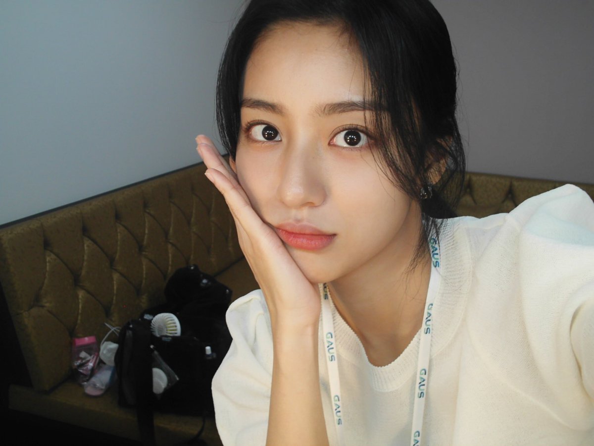 minah320's tweet photo. 중고로 산 카메라로 찍은 사진 https://t.co/CkRiPDSF8a