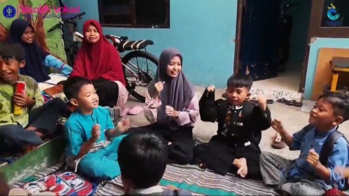 nurrizqyah's tweet photo. Harapan aku kedepannya, semoga bisa ngajar anak-anak lagi nantinya dan semoga bisa menjangkau lebih jauh. Aura anak-anak itu selalu positif aku suka 🥺❤ https://t.co/SDXedGtswO