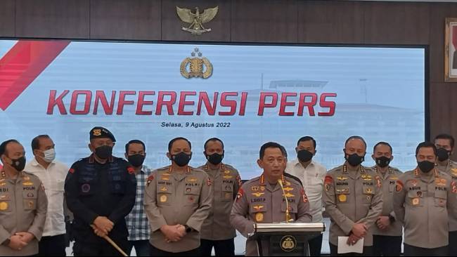 KompasTV's tweet photo. Kapolri Umumkan Irjen Ferdy Sambo sebagai Tersangka Baru Kasus Penembakan Brigadir J https://t.co/a8umoHRiOW https://t.co/lmKZ8Hm5tx