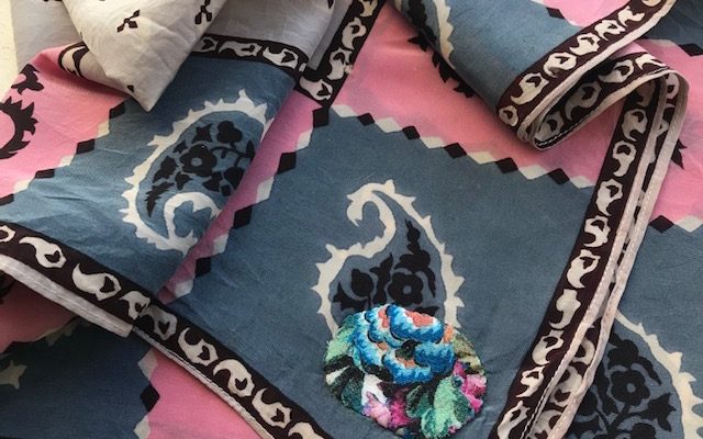 cample_line's tweet image. Join us at #campleline for a Mend &amp;amp; Make Do workshop with artist Denise Zygadlo.
Saturday 20 August 2022
2-4pm
Drop-in, no booking required - Free

Please bring along a garment that needs darning, patching or altering that you would like to fix. Some materials will be available.