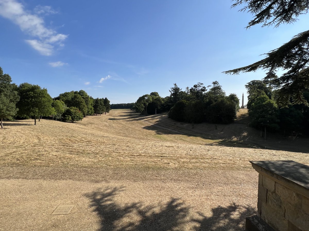 Never have I ever seen the Grecian Valley look this dry, almost like a desert 🐪. #capabilitybrown #landscapegarden ⁦@NTStowe⁩ ⁦@southeastNT⁩