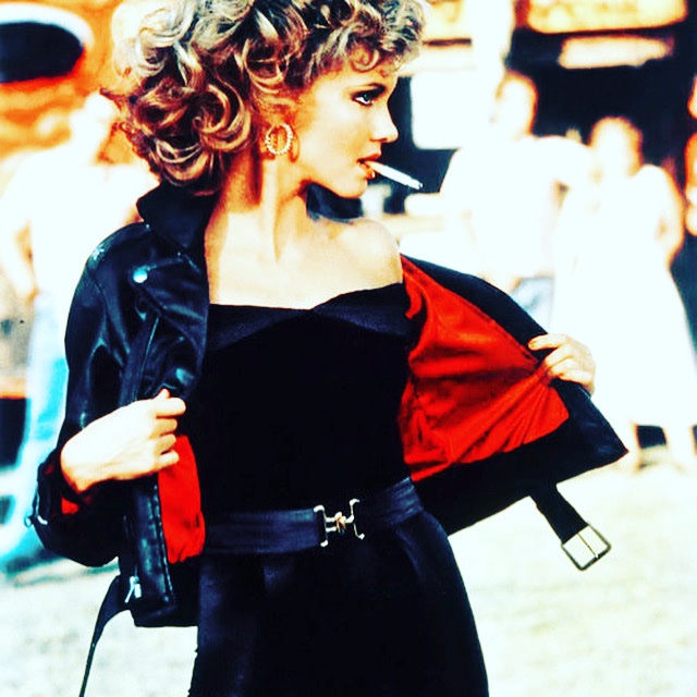 ginalinstead1's tweet image. R.I.P Olivia ♥️🖤
#sandradee 
#ohsandy 
#blondebombshell 
#icon #legend #tellmeaboutitstud