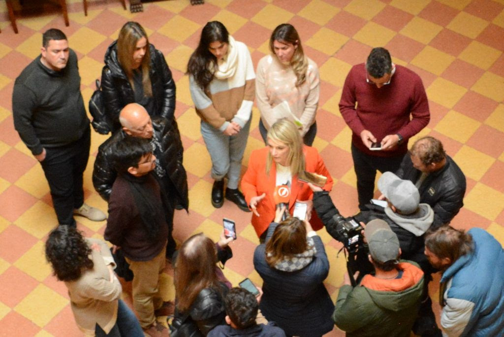 MegnaMarcelo's tweet photo. 🔴 Ayer, en reunión de Labor Parlamentaria convocada de urgencia por la presidenta del Concejo @meugeniaschmuck decidimos solicitar una audiencia con el fiscal federal Claudio Kishimoto para el próximo miércoles https://t.co/0s5RrAyQ5W
