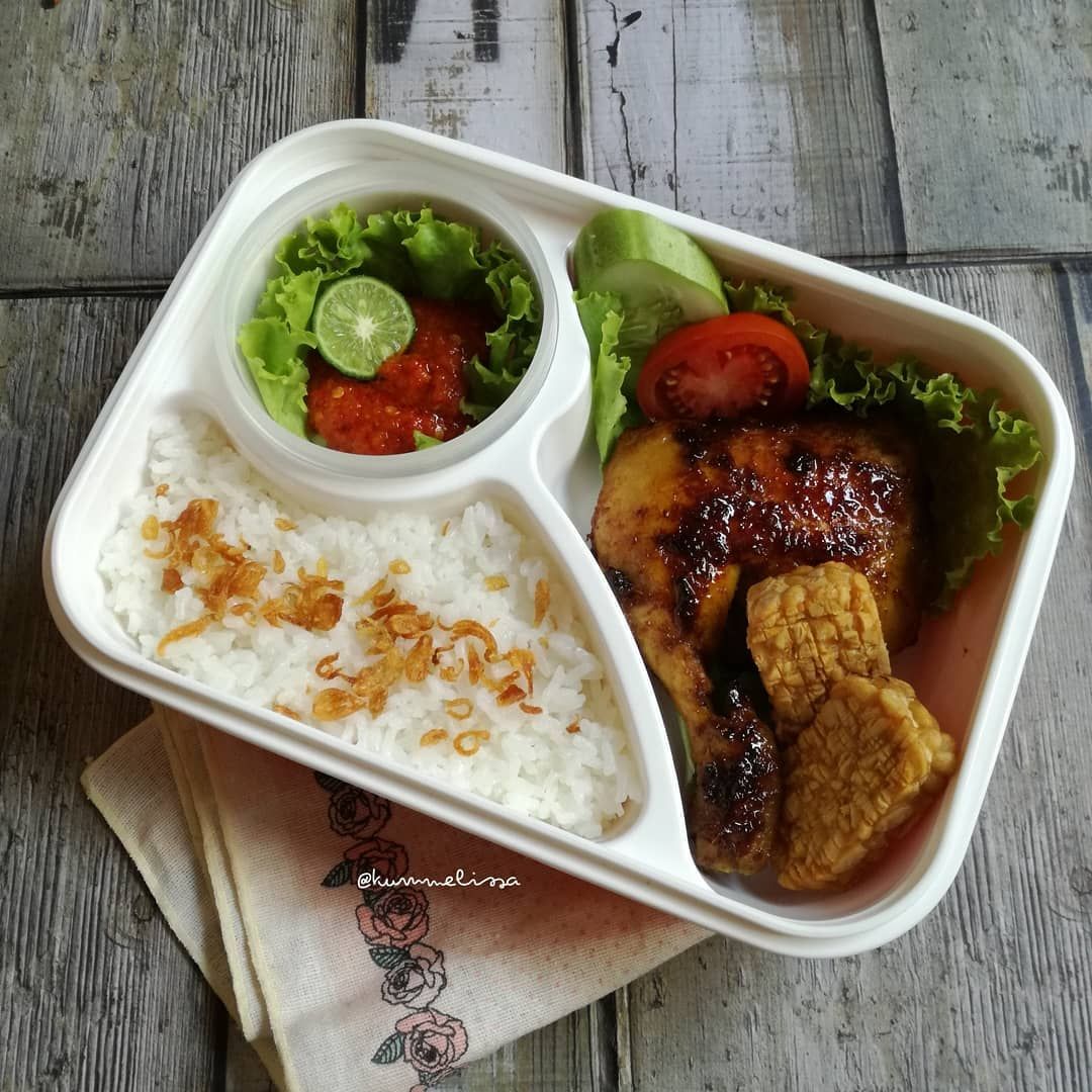 alexxandria08's tweet photo. Selamat makan semuaa...
Btw ini bekalnya di kasih mamaa https://t.co/LfEtGTSJLf