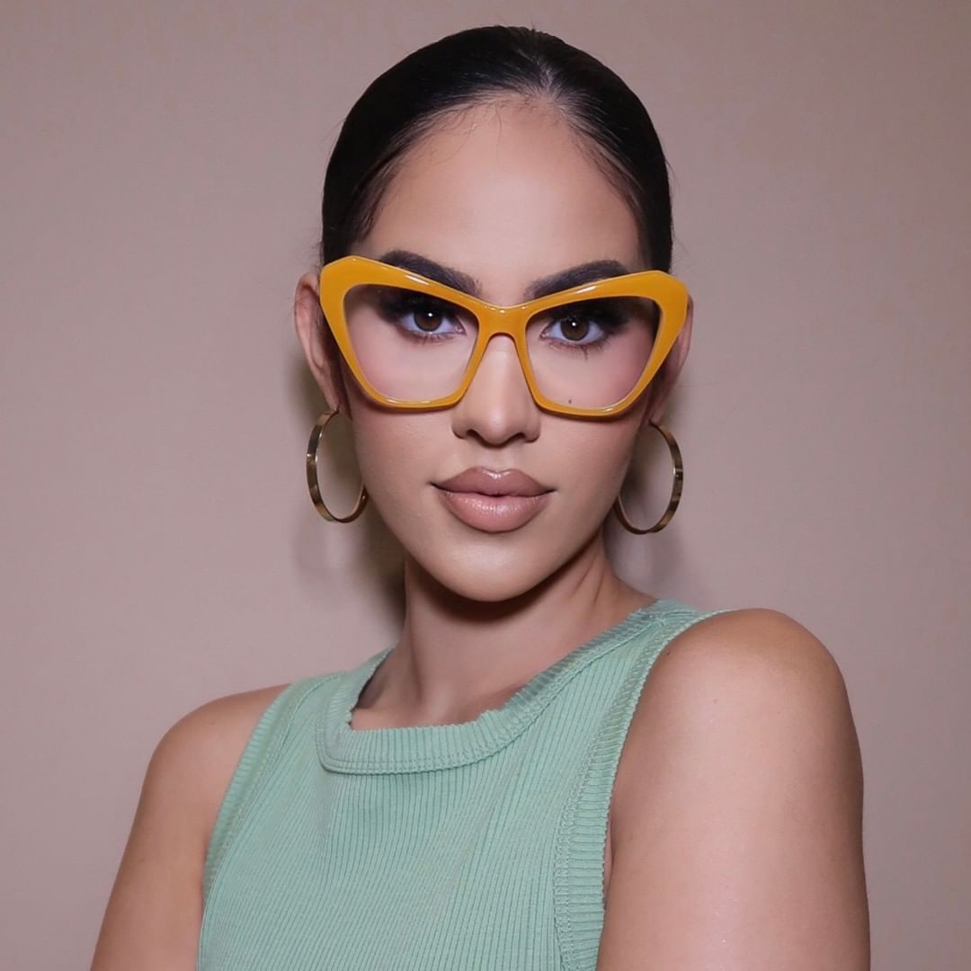 Which look would you prefer for #Saturday ?
cr. @bordabechere

Styles in order: 'Benita' bit.ly/3bK9sGQ
Get 5% off with ZT5 #Zeelool 
Tag Us To Be Featured
#zeelool #zeelool5years #glasses #summbervibe #swipeleft
