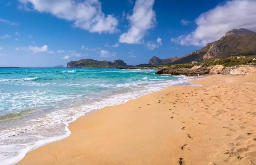 VisitGreecegr's tweet photo. Take nothing but memories, leave nothing but footprints 💙
#AllYouWantIsGreece #YouWillWanttoStayForever #VisitGreece #Falassarna #Crete #Greece https://t.co/VjQi4OKgmY
