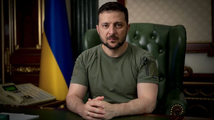 Зеленский призвал запретить всем россиянам въезд на территорию стран Запада.
Президент Украины заявил, что нет смысла различать тех россиян, кто поддерживает войну, от тех, кто против войны и покинул страну: «Какие бы ни были русские… пусть едут в Россию» t.me/ostwest_tv/1927