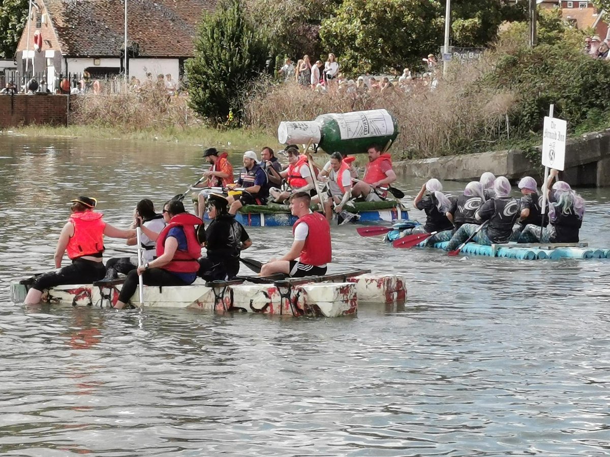 Have you got what it takes to take home the trophy? Our raft race returns September the 11th and we need YOU! Time is running out to enter your rafts, so gather a team, get building and head to ryefestivalofthesea.co.uk/whats-on/raft-… to enter! We can’t wait to see you there!
📸 from Debbie Ham