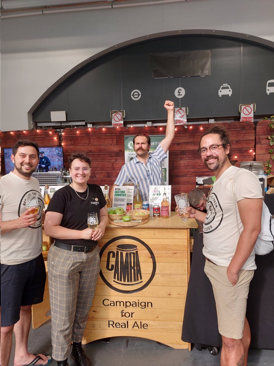 Cider Tap @ATGCidery - 27 Summerstown SW17 0BQ It was great meeting Jono and team at last week's @gbbf Here pictured with Colette @wearehawkes and Gabe @theciderologist supporting our @CAMRA_Official Learn and Discover Cider Styles Display at the Discovery Bar