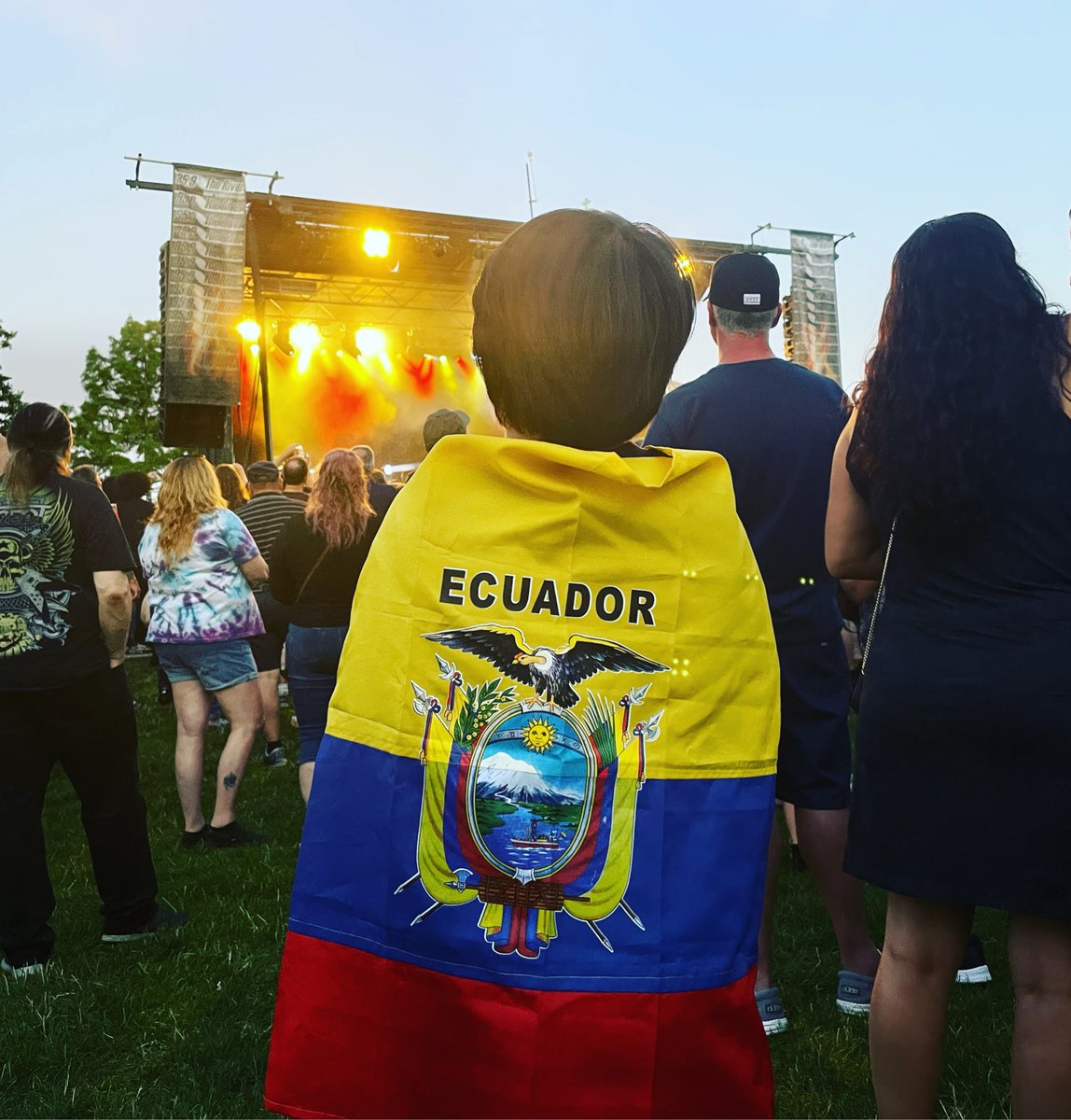WillyCodigo's tweet photo. @queensryche @AlexDaleWCE Great concert @queensryche  , enjoyed with my childrens https://t.co/rmmzCU8oIG