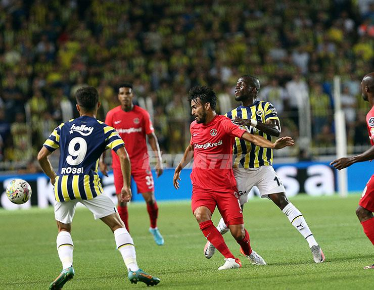 Tempobetgir's tweet photo. Dün akşam Ümraniyespor'u ağırlayan #Fenerbahçe, evinden 3-3'lük beraberlikle ayrıldı.❌

Taraftar tepkisini #AliKocİstifa diyerek gösterdi! https://t.co/r63eXaGzjo