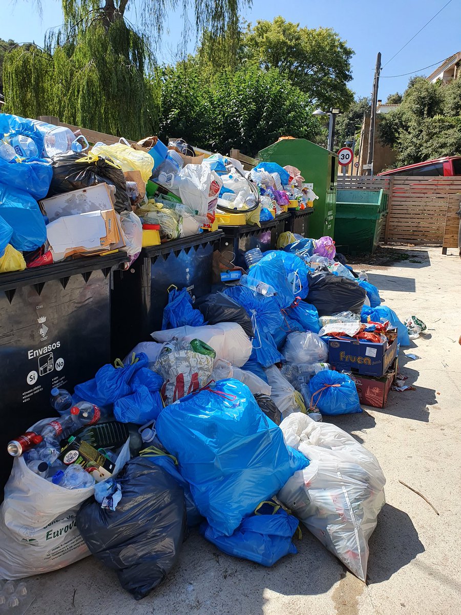 BegurNOesNO's tweet photo. @AjBegur @Inma0870 @BegurEsAutentic Aneu construïnt... fins al col.lapse. https://t.co/BXZQIAIcjl