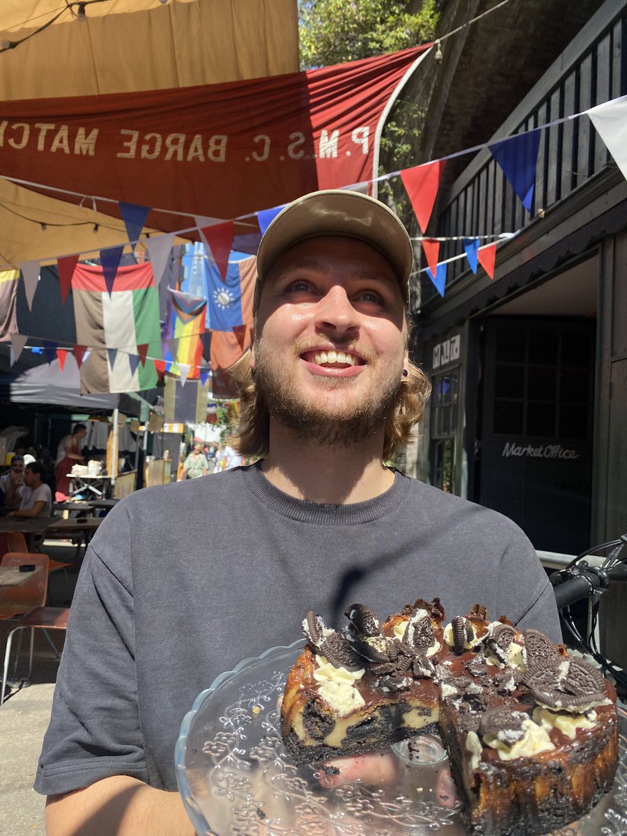 kegarmo's tweet photo. Hi everyone, how was your morning guys ? Sharing with you good vibes from our market ! Just reminder to you -you are the best and we love you ! (Just in case if someone didn’t tell you that today ) #love #fyp #GoodMorningTwitterWorld #London #GoodVibes #hug https://t.co/AUsM77sMEr