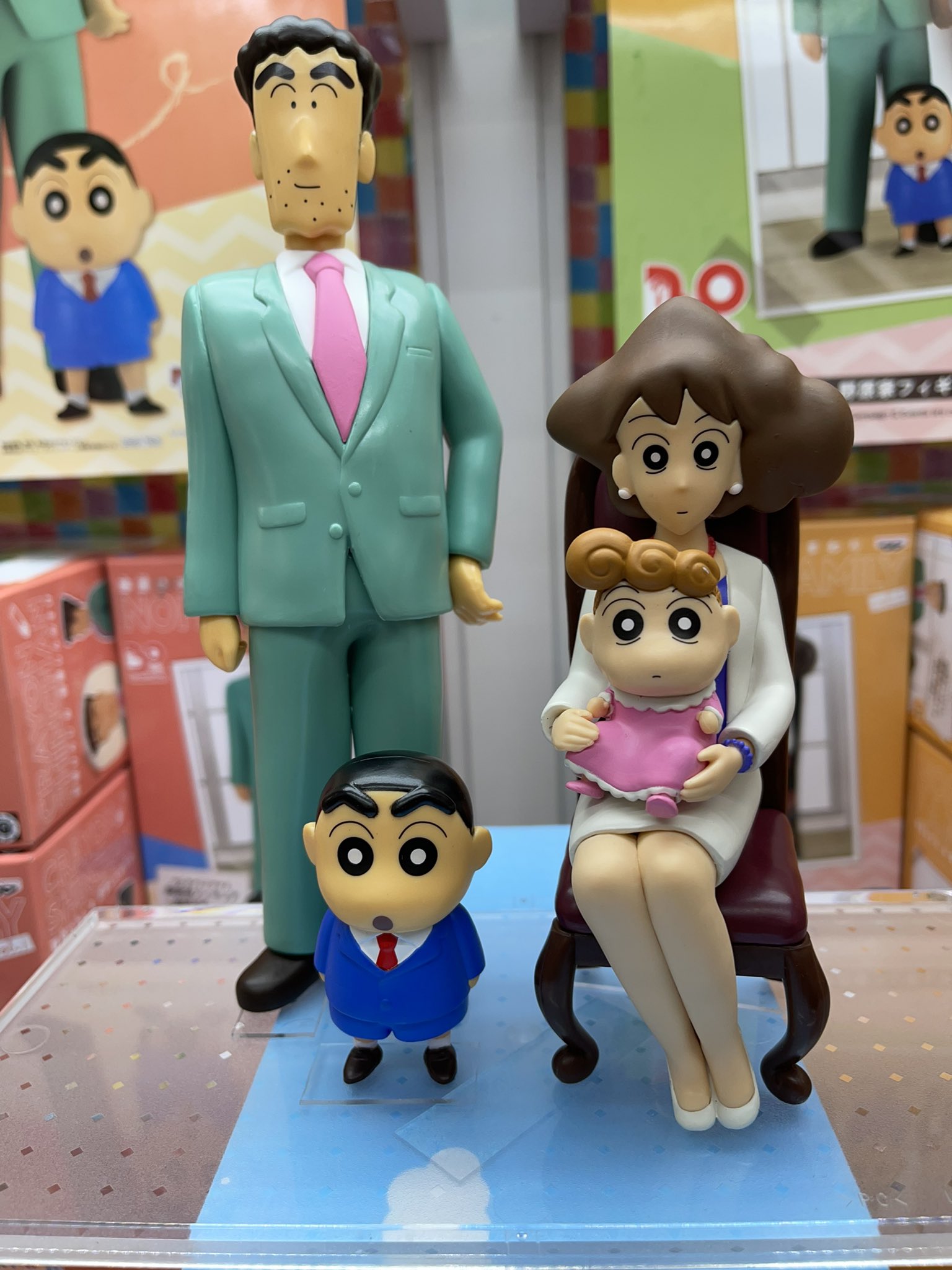 レア！クレヨンしんちゃん野原家フィギュア～家族写真～ hobby216.png